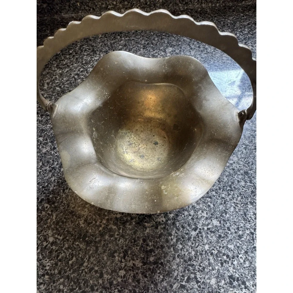 Vintage Brass Basket Ruffled Edge With Handle, Trinket Dish, Ashtray,‎ Decor